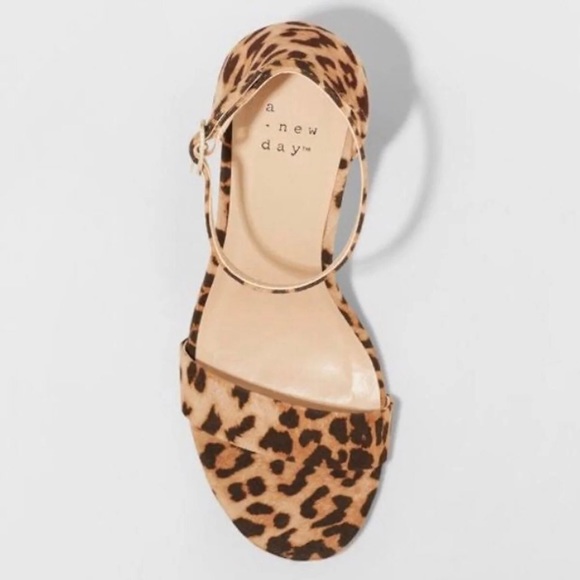 🐆LEOPARD SANDAL HEELS - Picture 3 of 12